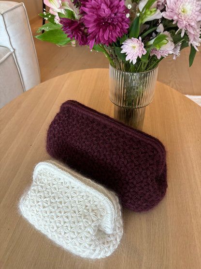 Daisy Clutch