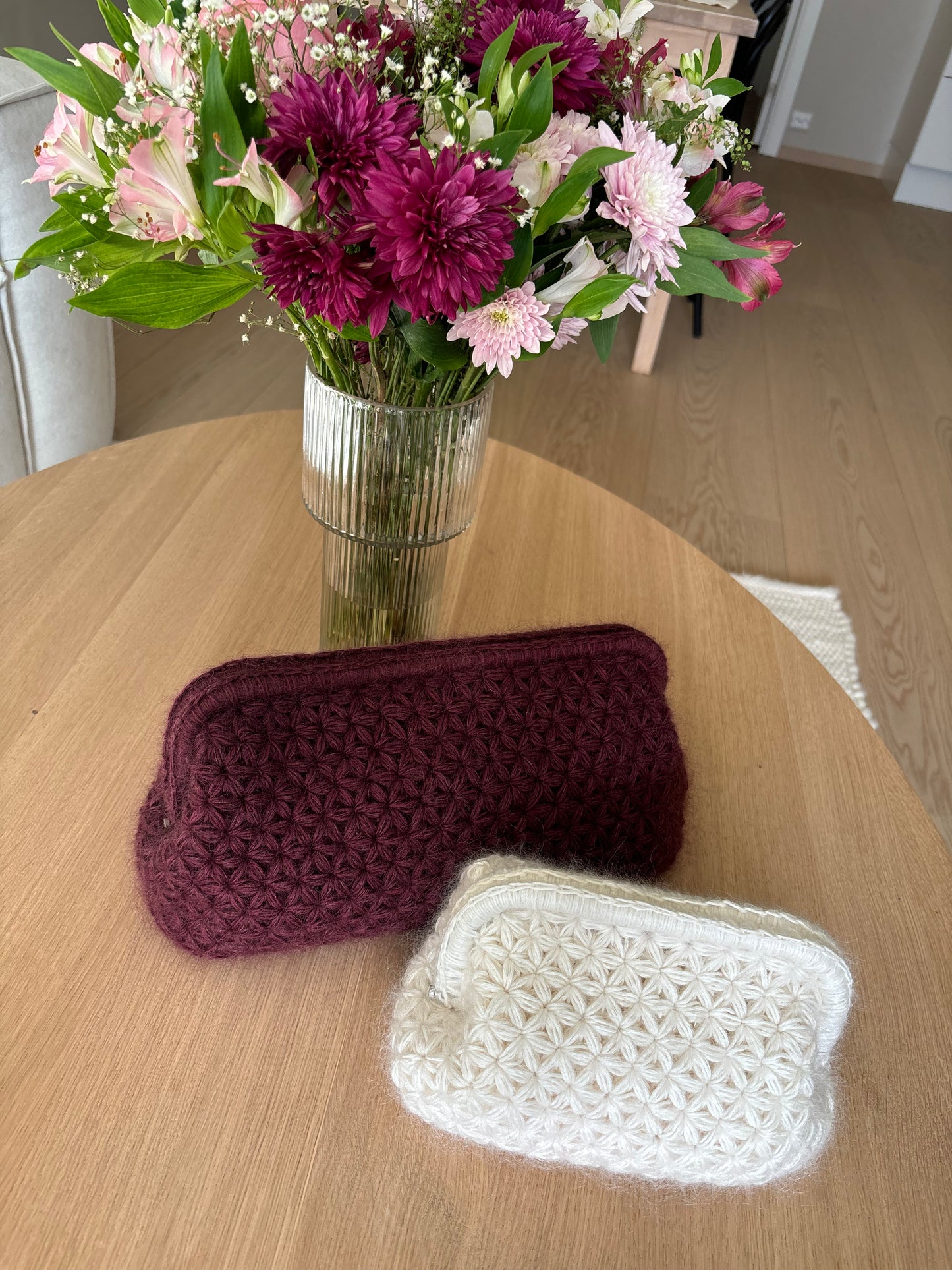 Daisy Clutch